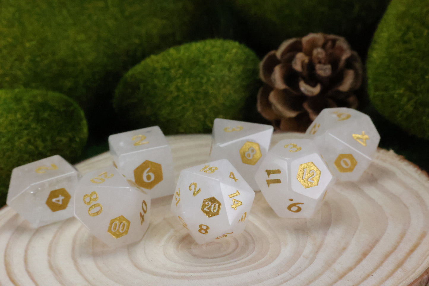 DiceNest D&D Nightmare’s Eye - White Crystal Dice Set