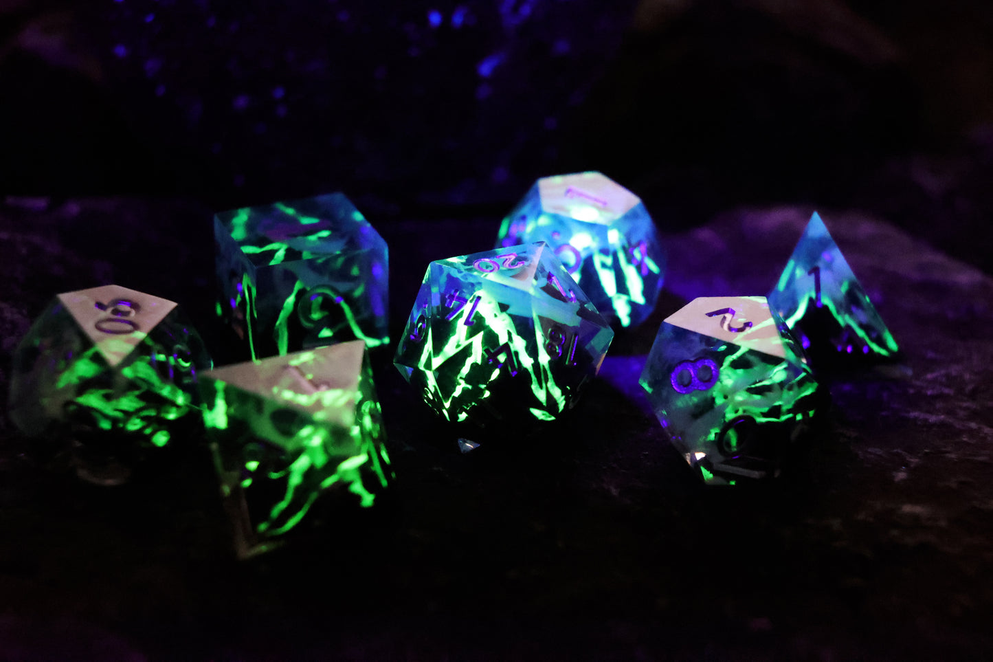 DiceNest D&D Volcanic Eruption Series Resin Dice Set