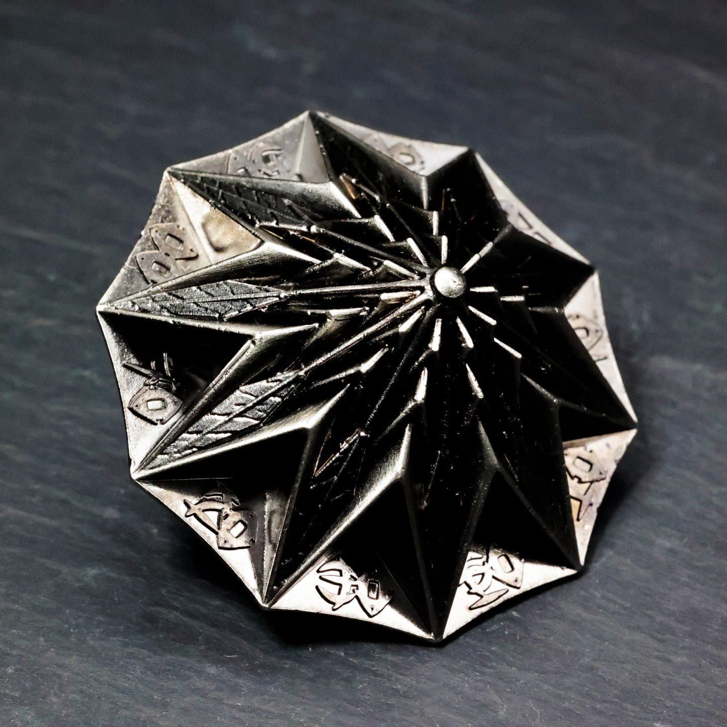 DiceNest    Fate Arsenal – Multi-structure dice inspired by iconic D&D classes