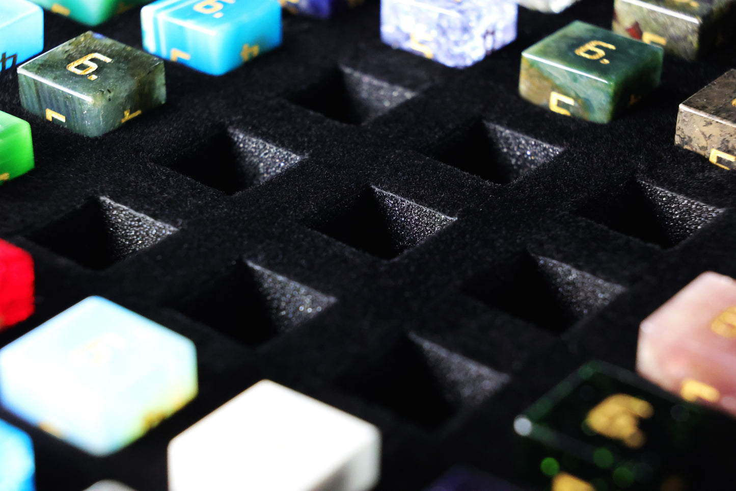 DiceNest  *** Mystic Realm G70 – Global Gemstone Dice Collection